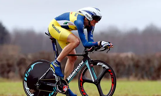Larsson Wins Wet Paris-Nice Prologue