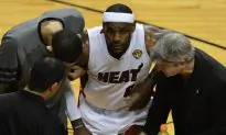 LeBron James Plans To Play Despite Cramps