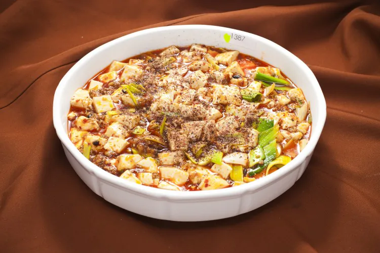 Sichuan Mapo Doufu is a favorite among those who appreciate the tingling, spice of Sichuan peppercorns. (Edward Dai/The Epoch Times)