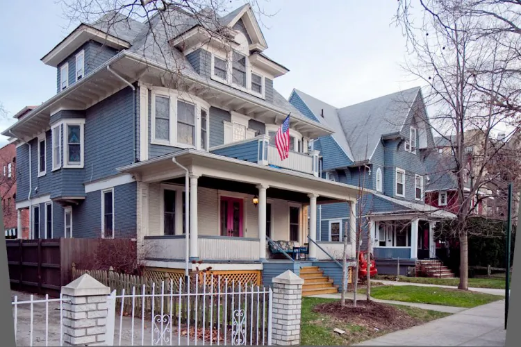 83rd street-victorian home. (Amal Chen/The Epoch Times)