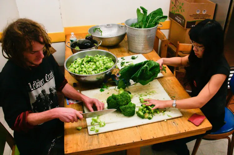 Some fruits and vegetables that have been grown naturally do not fit the criteria for supermarkets. (Uli Westphal)
