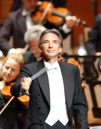 CONDUCTOR: Michael Tilson Thomas (Courtesy of San Francisco Symphony) CONDUCTOR: Michael Tilson Thomas (Courtesy of San Francisco Symphony)
