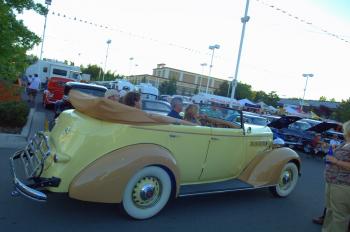 Customized classic on display in the parking lot of the Peppermill casino. (Dan Sanchez/The Epoch Times) Customized classic on display in the parking lot of the Peppermill casino. (Dan Sanchez/The Epoch Times)
