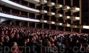 Shen Yun Lights Up the NAC in Ottawa