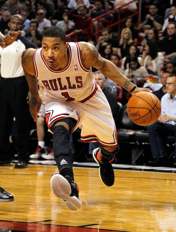 Derrick Rose led Chicago with 34 points. (Mike Ehrmann/Getty Images)