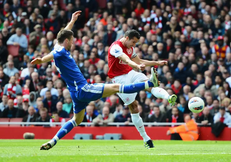 Chelsea’s Gary Cahill managed to cancel out Arsenal’s Robin van Persie in a scoreless London derby on Saturday. (Mike Hewitt/Getty Images)