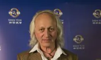Fashion Consultant Experiences Shen Yun as Poetic and Magical
