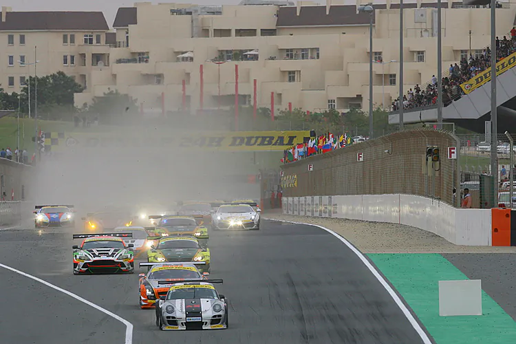 Nicki Thiim passes Jeroen Bleekemolen to take the lead at the start of the 2013 Dunlop Dubai 24 Hours. (24hDubai.com)