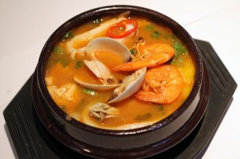 SEAFOOD TOFU SOUP: Seafood soup here does not use frozen seafood, so the soup has a much better flavor. (Rachel Tso/The Epoch Times) SEAFOOD TOFU SOUP: Seafood soup here does not use frozen seafood, so the soup has a much better flavor. (Rachel Tso/The Epoch Times)