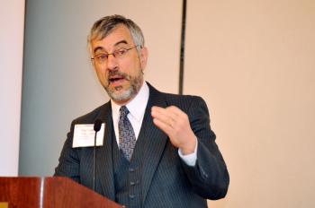 Chief economist for the Association of General Contractors of America (AGC) Ken Simonson. (Mingguo/The Epoch Times)