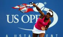Stephens Defeats Schiavone to Advance at US Open