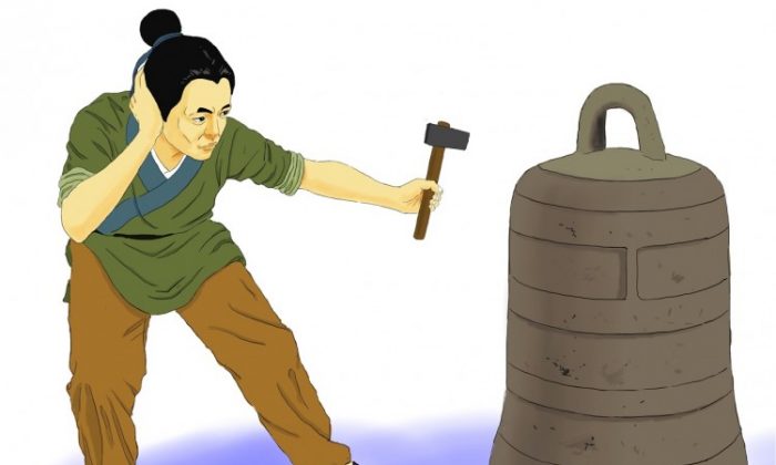 The silliness of stuffing one's ear while stealing a bell. (Zhiching Chen/The Epoch Times)