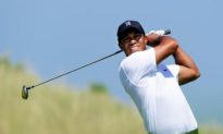 Tiger Woods Near Leaders After PGA Championship Round 1