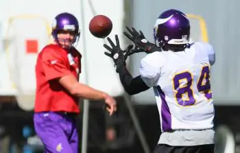 Star-Studded Jets and Vikings Square Off on Monday Night Football