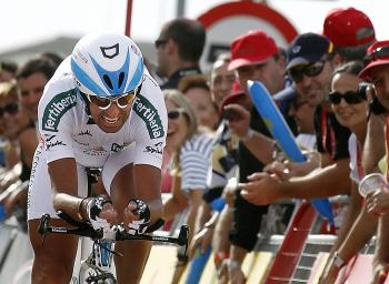 Ezequiel Mosquera pushed hard to stay close to Vincenzo Nibali in the GC. (Jaime Reina/AFP/Getty Images) Ezequiel Mosquera pushed hard to stay close to Vincenzo Nibali in the GC. (Jaime Reina/AFP/Getty Images)
