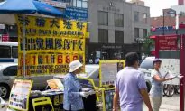 Volunteers Help Fellow Chinese Renounce Communist Party