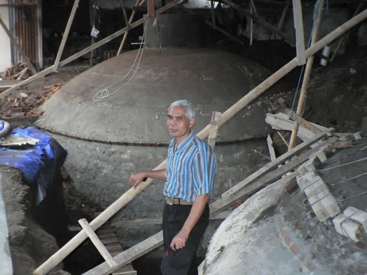 Par Carlsson (L) and Gunnar Peters with professor Mohammad Taherzadeh from University of Boras (C) in Sleman, Indonesia (file photo). (Courtesy of University of Boras)