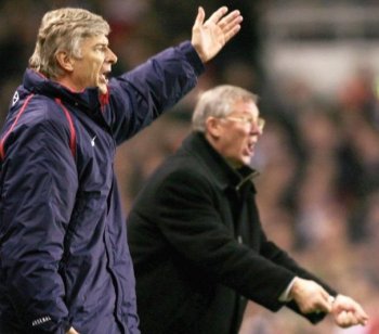Arsene Wenger (L) and Sir Alex Ferguson are anomalies in the English Premier League, given the their long tenure with their respective clubs. (Ben Radford/Getty Images)