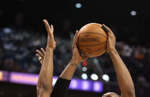 Free Agent David West Signs With Indiana