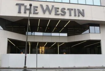 Hotel Erects Wall For Hu’s Pre-G20 Canada Visit