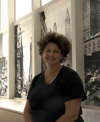 Curator of the Stieglitz New York exhibit and photography historian at the Seaport Museum, Bonnie Yochelson (Andrea Hayley/The Epoch Times) Curator of the Stieglitz New York exhibit and photography historian at the Seaport Museum, Bonnie Yochelson (Andrea Hayley/The Epoch Times)