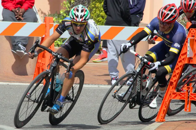 Timothy Gibbons led a strong chase group which nearly caught the breakaway in the final lap of the Pro 1-2 Crit. (James Fish/The Epoch Times)