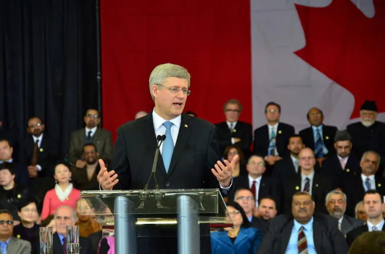 Prime Minister Stephen Harper launches the Office of Religious Freedom during a speech at the Ahmadiyya Muslim Mosque in Vaughan, Ont., Feb 19, 2013. (Zhou Xing/The Epoch Times)