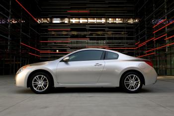 Nissan Altima (Courtesy of Nissan Motors) Nissan Altima (Courtesy of Nissan Motors)