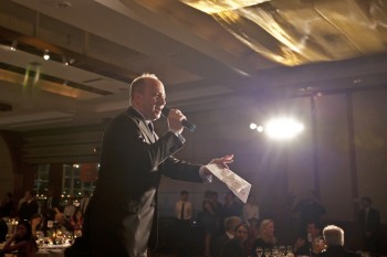 Auctioneer at Gala. Exciting and lighthearted bidding took place at the event. (Edward Dai/The Epoch Times) Auctioneer at Gala. Exciting and lighthearted bidding took place at the event. (Edward Dai/The Epoch Times)