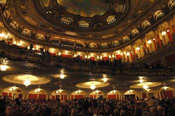 Audience at the Boston Opera House for Divine Performing Arts 'Chinese New Year Spectacular.' (Bing Yuan/The Epoch Times)