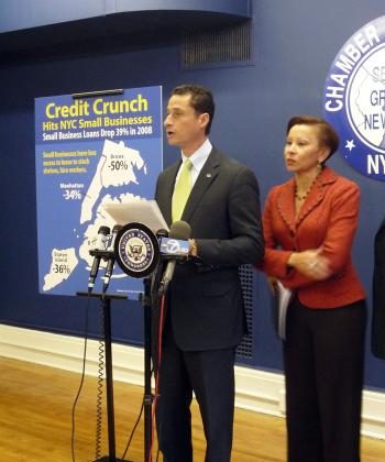 FUND US: Representatives Anthony Weiner and Nydia Velazquez announce a request funding for small businesses. They submitted a letter to the Federal Reserve and U.S. Treasury on Monday, Nov. 24.  (Christine Lin/Epoch Times)