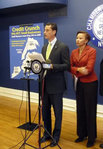 FUND US: Representatives Anthony Weiner and Nydia Velazquez announce a request funding for small businesses. They submitted a letter to the Federal Reserve and U.S. Treasury on Monday, Nov. 24.  (Christine Lin/Epoch Times)