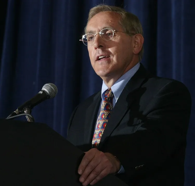 Ontario Minister of Transportation Bob Chiarelli says the increase in driver’s license and vehicle permit fees is required to help support road and bridge maintenance. (Andre Ringuette/Getty Images)