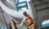 Span Cable Installed at S.F. Bay Bridge (photo)