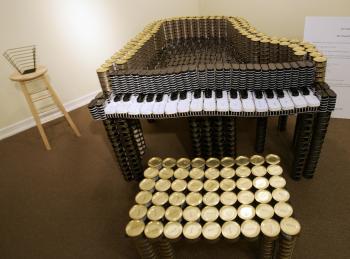 GRAND CAN SCULPTURE: “Canned Piano” on display at the 2006 annual Canstruction competition, a charity event for fighting hunger. Starting this Wednesday evening, 40 of New York’s top architect and engineer firms will embark on an overnight construct (Timothy A. Clary/AFP/Getty Images)
