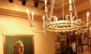 Italian Earthquake Benefit Held at Carmine's