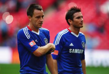 IN THE SPOTLIGHT: Chelsea's John Terry and Frank Lampard get set to defend their English Premier League title. (Laurence Griffiths/Getty Images)