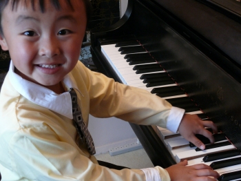 6 yr old piano prodigy