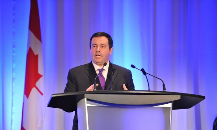 Immigration Minister Jason Kenney says new Canadians should be able to communicate effectively in French or English to participate fully in the Canadian economy and society. (Citizenship and Immigration Canada)