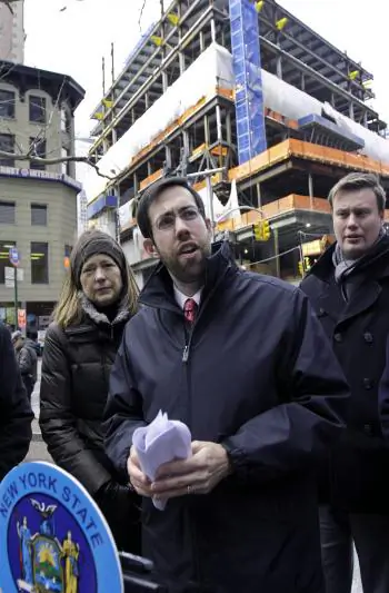 CONSTRUCTION COORDINATION: Officials gathered near the World Trade Center site on Tuesday to call for the extension of the Lower Manhattan Construction Command Center (LMCCC), which ensures the logistics of dozens of major construction projects. (Phoebe Zheng/The Epoch Times)