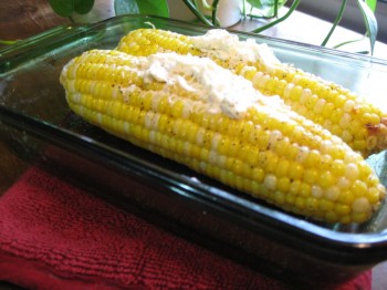 SATISFYING: Chili-Roasted Corn and Vegetables makes an excellent side dish (Maureen Zebian/The Epoch Times) SATISFYING: Chili-Roasted Corn and Vegetables makes an excellent side dish (Maureen Zebian/The Epoch Times)