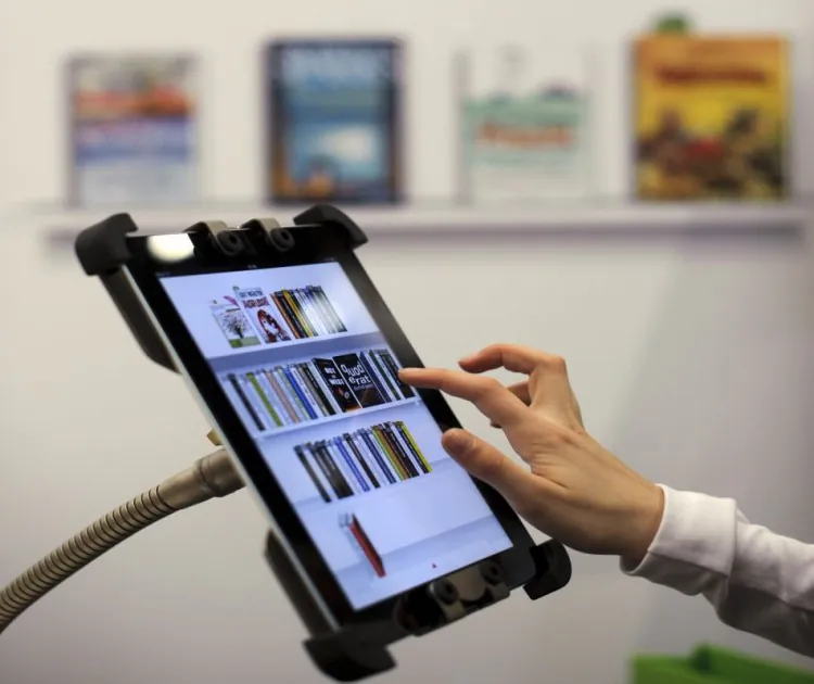 Opting for e-books. (Robert Michael/Getty Images)