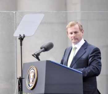 Taoiseach Enda Kenny addresses a crowd in College Green Dublin, during to President Obama's visit to Ireland this summer, 2011. (Martin Murphy/The Epoch Times)
