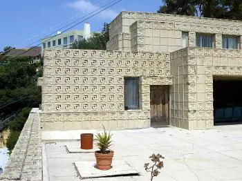 Remembering Frank Lloyd Wright