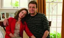 Movie Review: ‘The Five-Year Engagement’