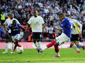 Top and Bottom of English Premier League in FA Cup Final
