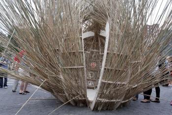 FRACTURED BUBBLE: The winning entry in the The Sukkah City international design competition. The sukkah was designed by Long Island City architects Henry Grosman and Babek Bryan. (Tim McDevitt/The Epoch Times) FRACTURED BUBBLE: The winning entry in the The Sukkah City international design competition. The sukkah was designed by Long Island City architects Henry Grosman and Babek Bryan. (Tim McDevitt/The Epoch Times)