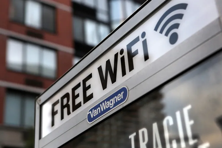 A free Wi-Fi hotspot in Manhattan, New York City. U.S. officials, heading to an international telecommunications conference, are concerned that some countries will push for mandatory charges and content controls of the internet. (Photo by John Moore/Getty Images)