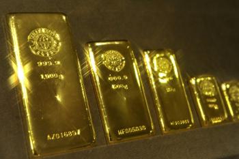 Gold prices rose on Monday to $1420.40. (Yoshikazu Tsuno/AFP/Getty Images)