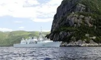 Navy Ships Depart for Great Lakes Deployment